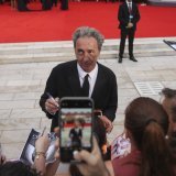 Pour sa 82e édition, la Mostra déroule le tapis rouge au cinéma américain. KEYSTONE/AP/Alessandra Tarantino